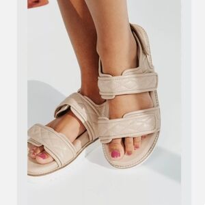 Seychelles Quilted Leather Flat Sandals Size 9